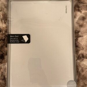 White Portfolio Case for Apple MacBook Pro